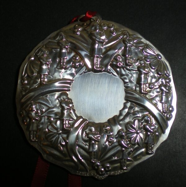 11 Eleven Pipers Piping Wreath by Towle Sterling Christmas Ornament 2001