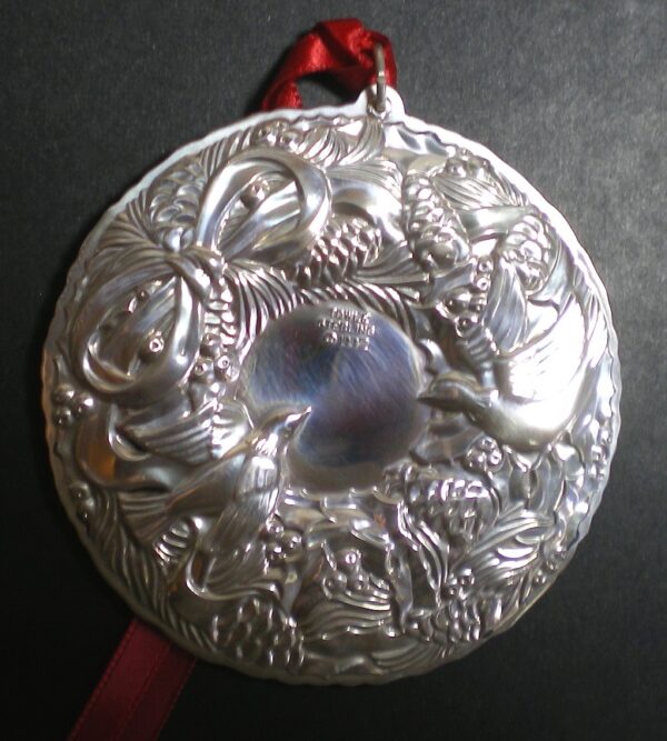 02 Two Turtle Doves Wreath by Towle Sterling Silver Christmas Ornament 1992