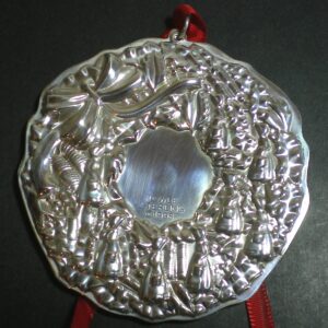 08 Eight Maids A Milking Wreath by Towle Sterling Silver Christmas Ornament 1998